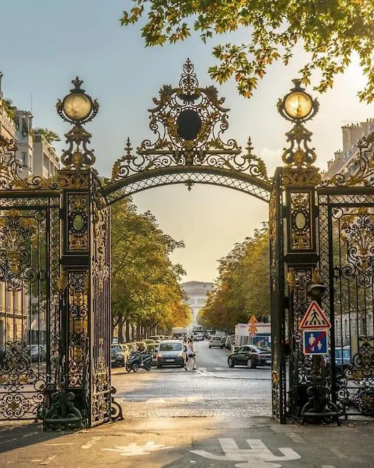 Votre Pied-A-Terre En Plein Paris Apartment