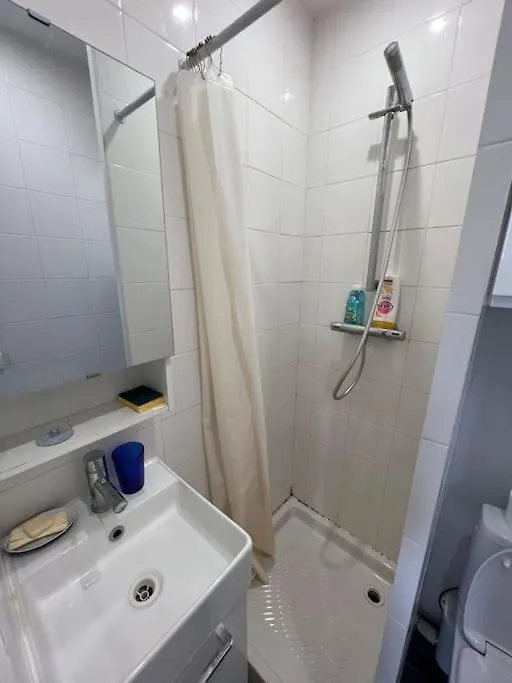 Votre Pied-A-Terre En Plein Paris Apartment