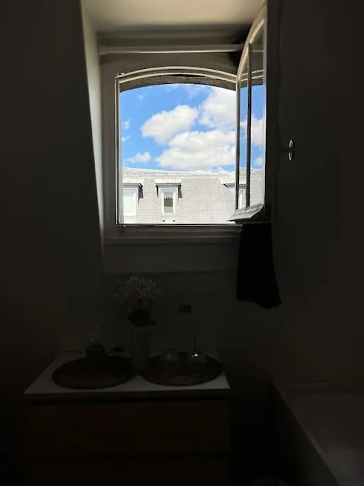 Votre Pied-A-Terre En Plein Paris Lägenhet 0*,